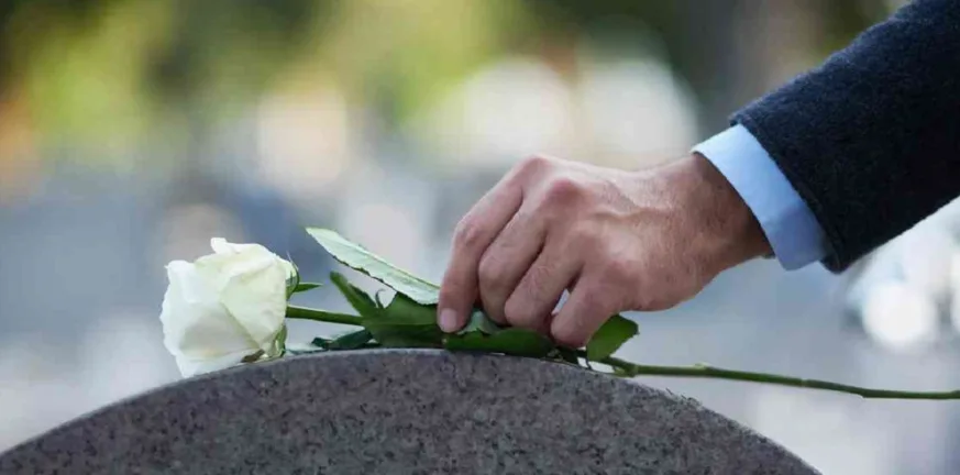 Ο Τάσος Σταυρογιαννόπουλος αποχαιρετά τον Γιάννη Γαλανόπουλο: «Πάγωσαν τα χαμόγελα της εκπαιδευτικής κοινότητας» Ο Τάσος Σταυρογιαννόπουλος αποχαιρετά τον Γιάννη Γαλανόπουλο: «Πάγωσαν τα χαμόγελα της εκπαιδευτικής κοινότητας»