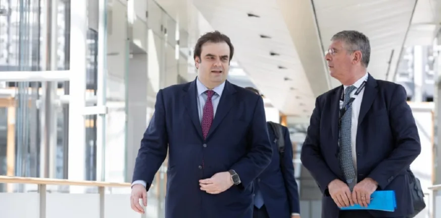 Πιερρακάκης: «Μια ιστορία επιτυχίας στην καρδιά της κρίσης» – Η στρατηγική σχέση Ελλάδας και ΕΤΕπ