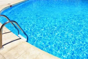 Ευτυχώς σώθηκε αγοράκι 5,5 χρόνων, κινδύνευσε η ζωή του σε πισίνα!