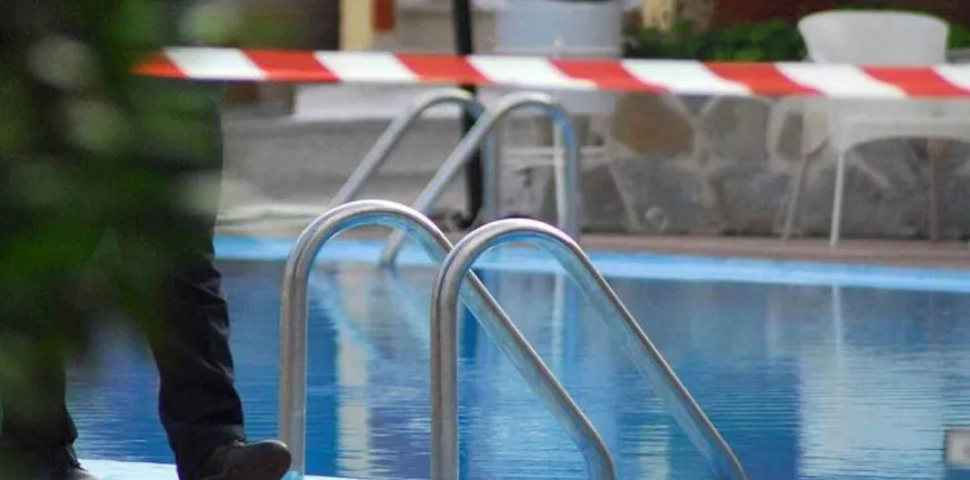 «Τα μαλλάκια του έβρεχε. Δεν ξέρω πώς έγινε. Είμαι σε σοκ. Είναι σαν να πέθανα εγώ» συγκλονισμένοι όλοι από τον πνιγμό του τρίχρονου κοριτσιού «Τα μαλλάκια του έβρεχε. Δεν ξέρω πώς έγινε. Είμαι σε σοκ. Είναι σαν να πέθανα εγώ» συγκλονισμένοι όλοι από τον πνιγμό του τρίχρονου κοριτσιού