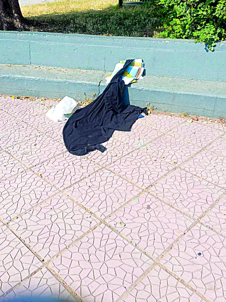 Πλ. Μπακογιάννη: Εγκατάλειψη στην πλατεία - Οι κάτοικοι διαμαρτύρονται, αλλά φοβούνται να εκτεθούν - Αυτοψία της «Π» Πλ. Μπακογιάννη: Εγκατάλειψη στην πλατεία - Οι κάτοικοι διαμαρτύρονται, αλλά φοβούνται να εκτεθούν - Αυτοψία της «Π»