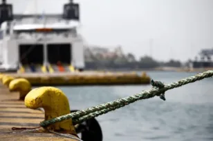 Πλοίο για Ιταλία με 335 επιβάτες «καθηλώθηκε» στην Πάτρα, τι συνέβη