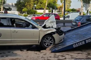 Πώς έγινε το φριχτό τροχαίο στην Ποσειδώνος: «Κατέθεσε τα χαρτιά για σύνταξη – Τη σύνθλιψε ταξί στο τελευταίο της δρομολόγιο»