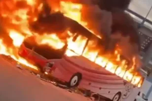 Στη Λιβύη οπαδοί έβαλαν φωτιά στο πούλμαν των φιλοξενούμενων! ΒΙΝΤΕΟ