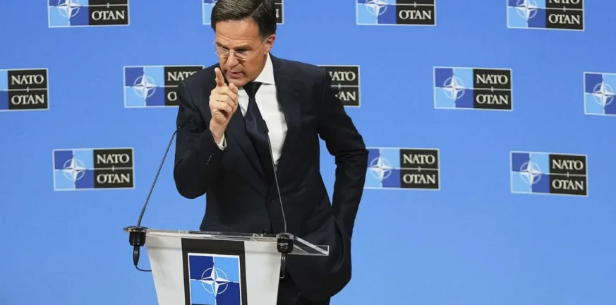 Μαρκ Ρούτε: «Επενδύσεις στην άμυνα από το ΝΑΤΟ αλλιώς να μάθουμε ρωσικά» Μαρκ Ρούτε: «Επενδύσεις στην άμυνα από το ΝΑΤΟ αλλιώς να μάθουμε ρωσικά»