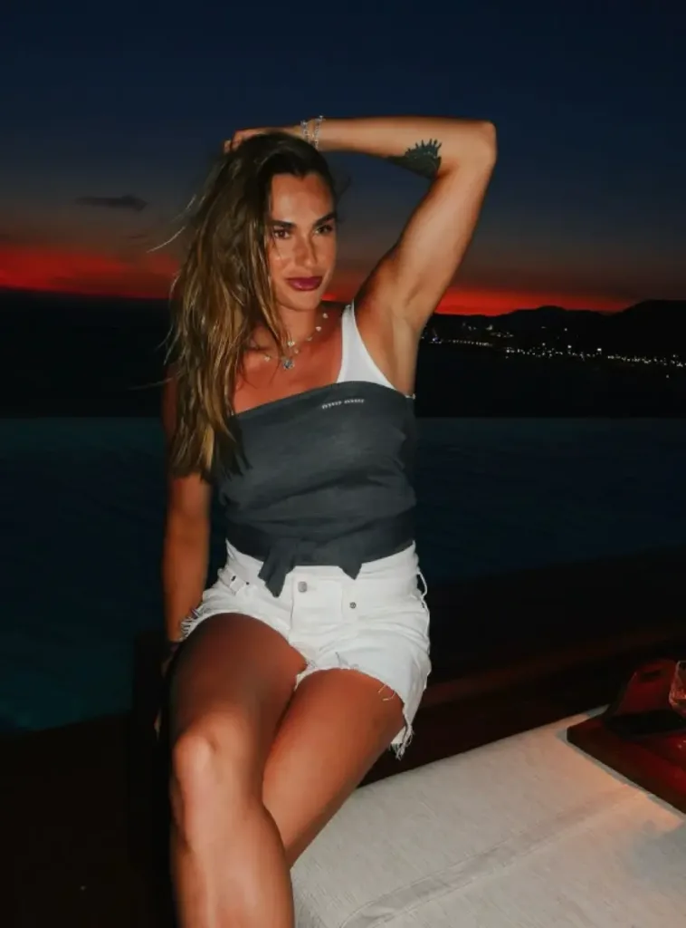 Η Σαμπαλένκα, είναι Νο1 στον κόσμο και μας δείχνει γιατί επέλεξε τη Μύκονο για διακοπές ΦΩΤΟ