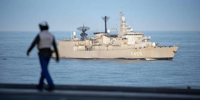 Ο Οργανισμός Λιμένος Πατρών Α.Ε. καλωσορίζει το υποβρύχιο «Ωκεανός» και τη φρεγάτα «Αδρίας» στο λιμάνι της Πάτρας Ο Οργανισμός Λιμένος Πατρών Α.Ε. καλωσορίζει το υποβρύχιο «Ωκεανός» και τη φρεγάτα «Αδρίας» στο λιμάνι της Πάτρας