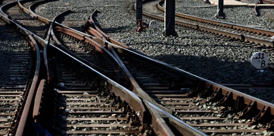 Σε δημόσια διαβούλευση το νομοσχέδιο για τον σιδηρόδρομο Σε δημόσια διαβούλευση το νομοσχέδιο για τον σιδηρόδρομο