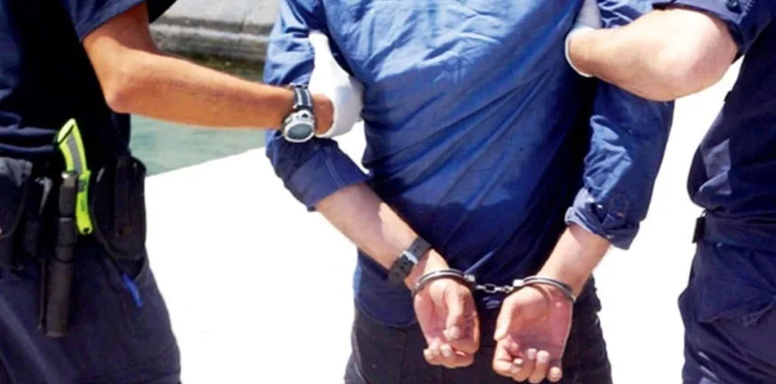 Κατάκολο: Συνελήφθη καπετάνιος για πλαστογραφία Κατάκολο: Συνελήφθη καπετάνιος για πλαστογραφία