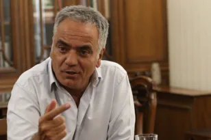 Ο πρώην υπουργός του ΣΥΡΙΖΑ Πάνος Σκουρλέτης στην «Π»: «Η ενέργεια φουντώνει την ακρίβεια»