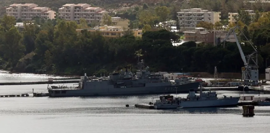 Χιλιάδες φωτογραφίες στρατιωτικών εγκαταστάσεων: Τι βρέθηκε στον 26χρονο που συνελήφθη για κατασκοπεία στη Σούδα Χιλιάδες φωτογραφίες στρατιωτικών εγκαταστάσεων: Τι βρέθηκε στον 26χρονο που συνελήφθη για κατασκοπεία στη Σούδα