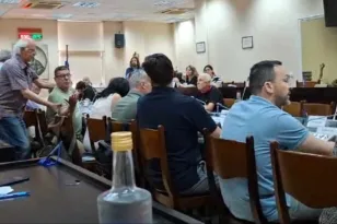 Πάτρα – Το σπιράλ για την αποχώρηση από το δημοτικό συμβούλιο: «Λογοκρισία και χυδαιότητες»