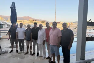 Επίσκεψη του Ψωμά στο κολυμβητήριο του ΝΟΠ για συγχαρητήρια