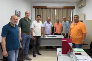 Το σπιράλ συναντήθηκε με τους ιδιοκτήτες Ταξί-Τι συζήτησε για ΚΤΕΛ και κυκλοφοριακό