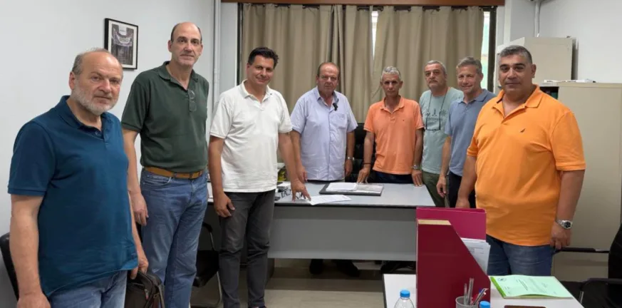 Το σπιράλ συναντήθηκε με τους ιδιοκτήτες Ταξί-Τι συζήτησε για ΚΤΕΛ και κυκλοφοριακό Το σπιράλ συναντήθηκε με τους ιδιοκτήτες Ταξί-Τι συζήτησε για ΚΤΕΛ και κυκλοφοριακό