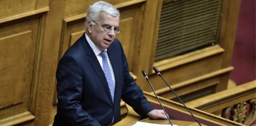 Θεσσαλονίκη: Εμπρηστική επίθεση με γκαζάκια στο σπίτι του βουλευτή Στράτου Σιμόπουλου