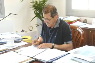 Πάτρα: Υπογραφή σύμβασης για έργα οδοποιίας σε Ανατολικό και Νότιο Διαμέρισμα – 2 εκατ. ευρώ για δρόμους και τεχνικά έργα