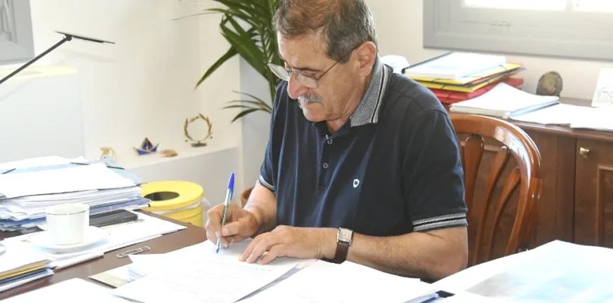 Πάτρα: Υπογραφή σύμβασης για έργα οδοποιίας σε Ανατολικό και Νότιο Διαμέρισμα – 2 εκατ. ευρώ για δρόμους και τεχνικά έργα Πάτρα: Υπογραφή σύμβασης για έργα οδοποιίας σε Ανατολικό και Νότιο Διαμέρισμα – 2 εκατ. ευρώ για δρόμους και τεχνικά έργα
