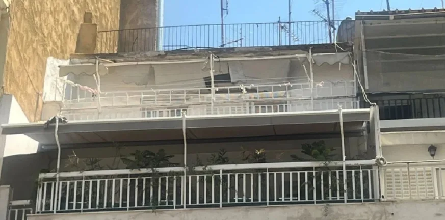 Θεσσαλονίκη: Άφαντοι οι γονείς του βρέφους που βρέθηκε να κλαίει μόνο του στο μπαλκόνι – Εντολή εισαγγελέα για απομάκρυνση Θεσσαλονίκη: Άφαντοι οι γονείς του βρέφους που βρέθηκε να κλαίει μόνο του στο μπαλκόνι – Εντολή εισαγγελέα για απομάκρυνση