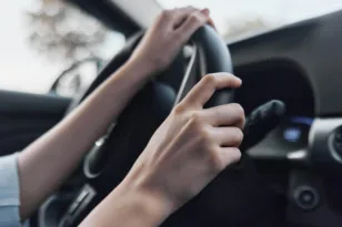 Πάτρα: Παρακολούθηση 25χρονης μέσω GPS! Δικογραφία σε βάρος 31χρονου