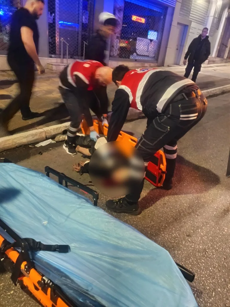 Θανατηφόρο τροχαίο στη Μάνδρα: Νεκρός οδηγός μηχανής μετά από σύγκρουση με φορτηγό ΦΩΤΟ