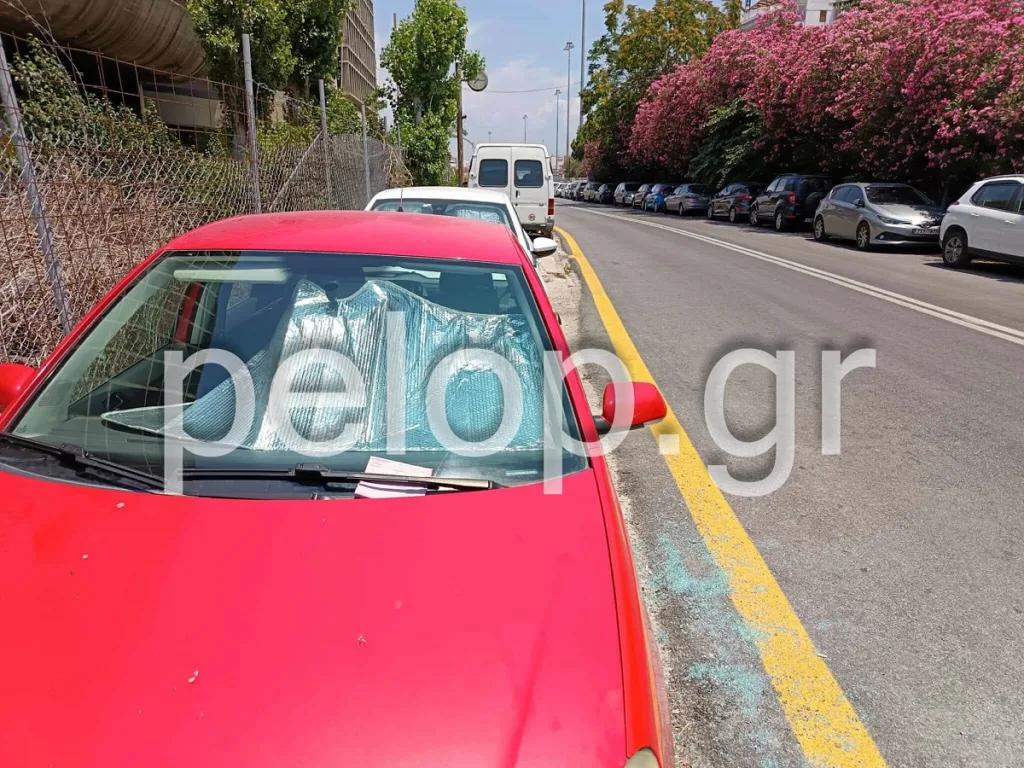 Παρασκευή και… κλήσεις: Η Τροχαία «στόλισε» τα αυτοκίνητα στο λιμάνι της Πάτρας ΦΩΤΟ
