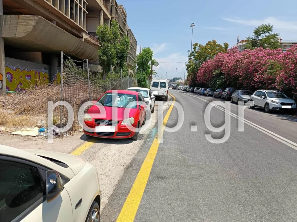Παρασκευή και… κλήσεις: Η Τροχαία «στόλισε» τα αυτοκίνητα στο λιμάνι της Πάτρας ΦΩΤΟ