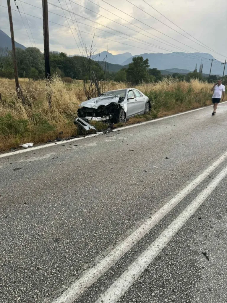 Νεκρός και τραυματίες, δύο ανήλικα παιδιά, σε δυστύχημα έξω από την Καλαμπάκα ΦΩΤΟ