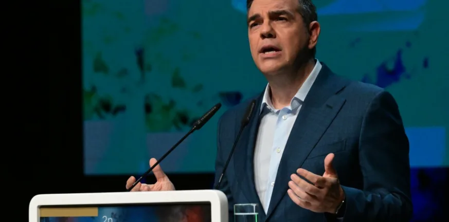Πυκνώνει τις παρεμβάνεις του ο Τσίπρας με rebranding για το 2015 και επιθέσεις στον Μητσοτάκη Πυκνώνει τις παρεμβάνεις του ο Τσίπρας με rebranding για το 2015 και επιθέσεις στον Μητσοτάκη