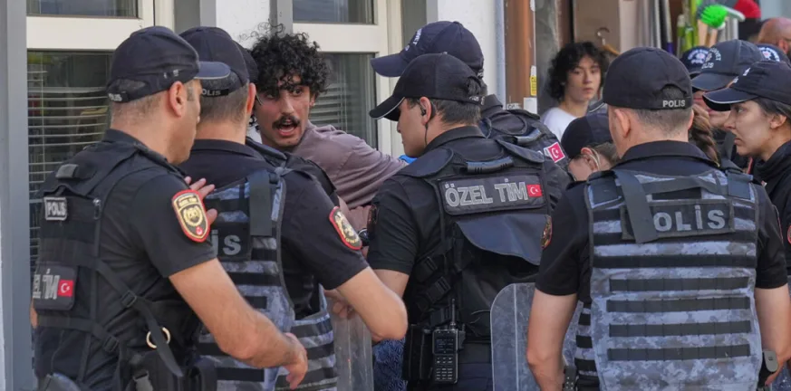 Απαγορευμένο «φρούτο» στην Κωνσταντινούπολη οι παρελάσεις υπερηφάνειας! Απαγορευμένο «φρούτο» στην Κωνσταντινούπολη οι παρελάσεις υπερηφάνειας!