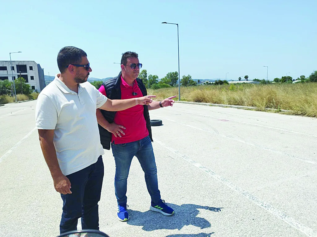 ΒΙΟΠΑ: «Στραβοτιμονιές» στον Γλαύκο- Η «Π» στον χώρο των εξετάσεων υποψηφίων οδηγών ΒΙΟΠΑ: «Στραβοτιμονιές» στον Γλαύκο- Η «Π» στον χώρο των εξετάσεων υποψηφίων οδηγών
