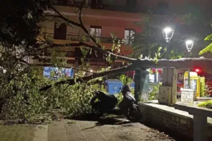 Από τον καύσωνα στη θερινή καταιγίδα: Σφοδρή κακοκαιρία σε Βόλο, Σέρρες και Κοζάνη