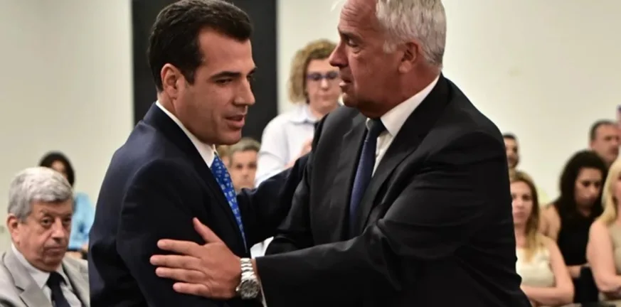 Τελετή Παράδοσης υπ. Μετανάστευσης - Βορίδης: Μεγάλη χαρά που παραδίδω σε συναγωνιστή Τελετή Παράδοσης υπ. Μετανάστευσης - Βορίδης: Μεγάλη χαρά που παραδίδω σε συναγωνιστή