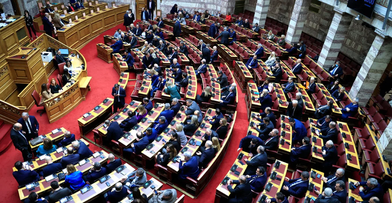 Κάθειρξη έως 8 χρόνια και πρόστιμο 150.000 ευρώ! Κατατέθηκε στη Βουλή η τροπολογία για τα όπλα