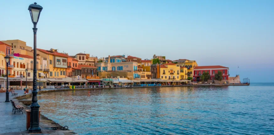 Χανιά: Δασκάλα καταγγέλλει ότι την «πέταξαν έξω» γιατί ήθελαν το σπίτι για Airbnb ενόψει σεζόν Χανιά: Δασκάλα καταγγέλλει ότι την «πέταξαν έξω» γιατί ήθελαν το σπίτι για Airbnb ενόψει σεζόν
