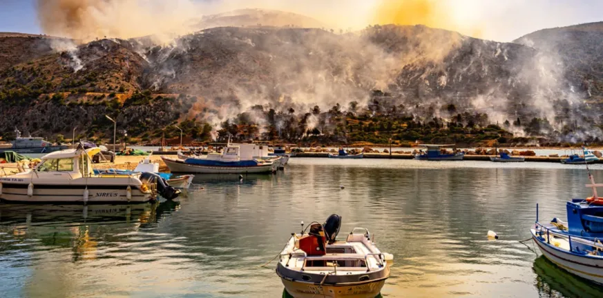 Φωτογραφίες συγκλονίζουν και «μιλάνε» για την καταστροφή στη Χίο Φωτογραφίες συγκλονίζουν και «μιλάνε» για την καταστροφή στη Χίο