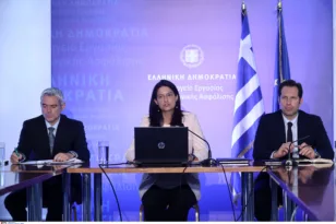 Υπουργείο Εργασίας: Τέσσερα fake news και τέσσερις αλήθειες για το νέο νομοσχέδιο