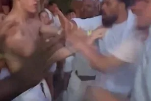 ΒΙΝΤΕΟ από τον άγριο ξυλοδαρμό τουριστών σε κλαμπ στη Ζάκυνθο