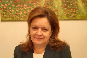 Μήπως επιλέγουμε να λοξοκοιτάμε;