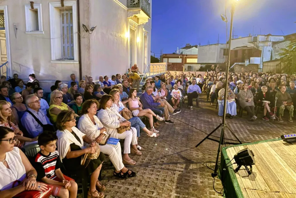 Με χαμόγελα και κατάμεστο το Τατάνειο: Θριαμβευτικό άνοιγμα για το 35ο Φεστιβάλ Αρχαίας Ήλιδας με τη "Λοκαντιέρα"
