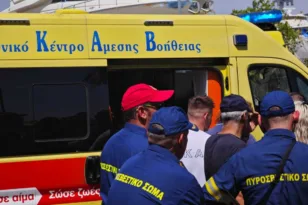 «Ακούσαμε ένα "μπαπ" και είδαμε το ελικόπτερο στη θάλασσα», μαρτυρίες και εικόνες από την πτώση