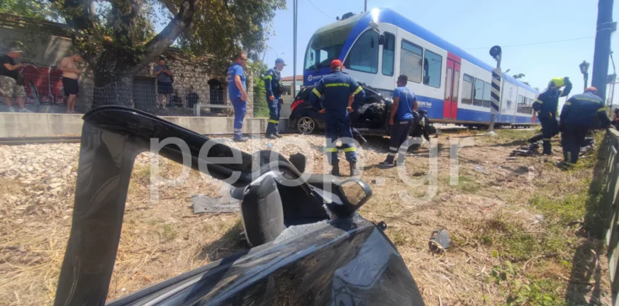 Σύγκρουση ΙΧ με τον Προαστιακό στην Πάτρα – Εγκλωβίστηκε οδηγός στη θέση του ΦΩΤΟ ΒΙΝΤΕΟ Σύγκρουση ΙΧ με τον Προαστιακό στην Πάτρα – Εγκλωβίστηκε οδηγός στη θέση του ΦΩΤΟ ΒΙΝΤΕΟ