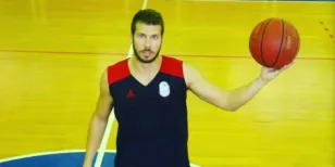Ο Ανδρέας Βουρνάς συνεχίζει στην ΑΕ Ροϊτίκων