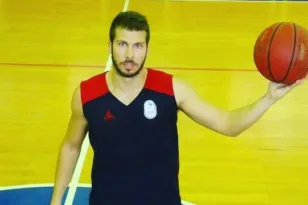 Ο Ανδρέας Βουρνάς συνεχίζει στην ΑΕ Ροϊτίκων