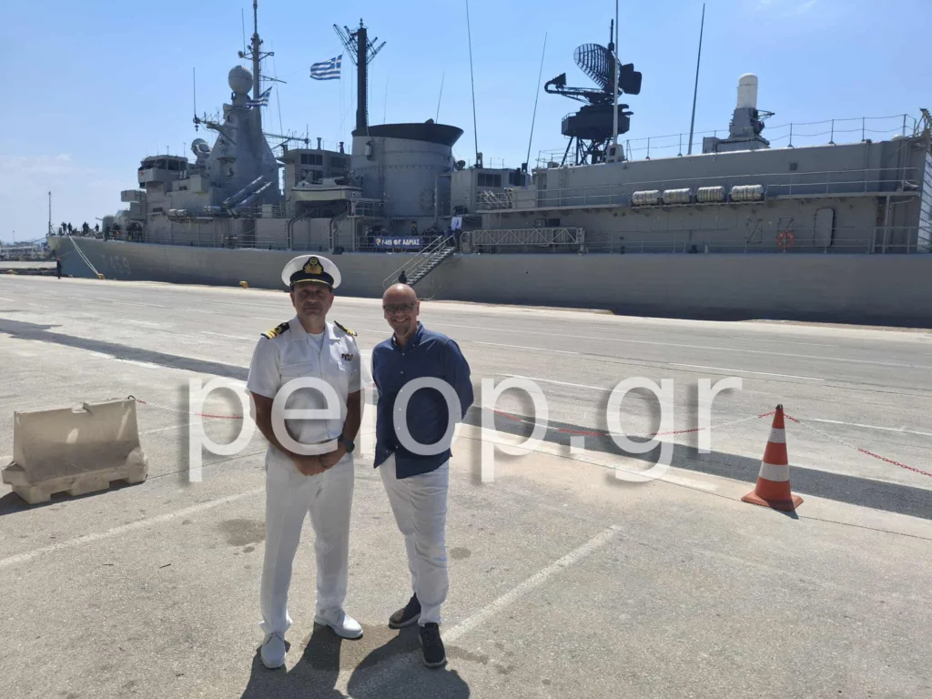 Πάτρα: Μοναδικό θέαμα στο λιμάνι - Θερμή υποδοχή στο υποβρύχιο «Ωκεανός» και τη φρεγάτα «Αδριάς» ΦΩΤΟ-ΒΙΝΤΕΟ