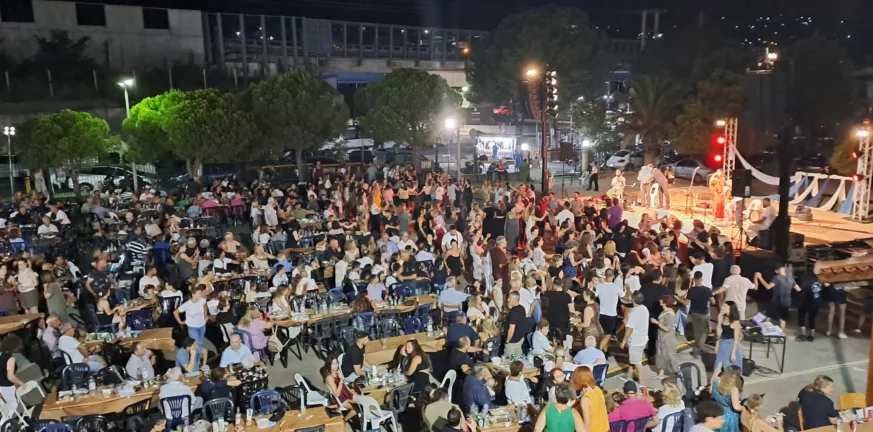 Αιγιάλεια - Καμάρες: Αυτόφωρο για τον πρόεδρο, λόγω μουσικής! Αιγιάλεια - Καμάρες: Αυτόφωρο για τον πρόεδρο, λόγω μουσικής!