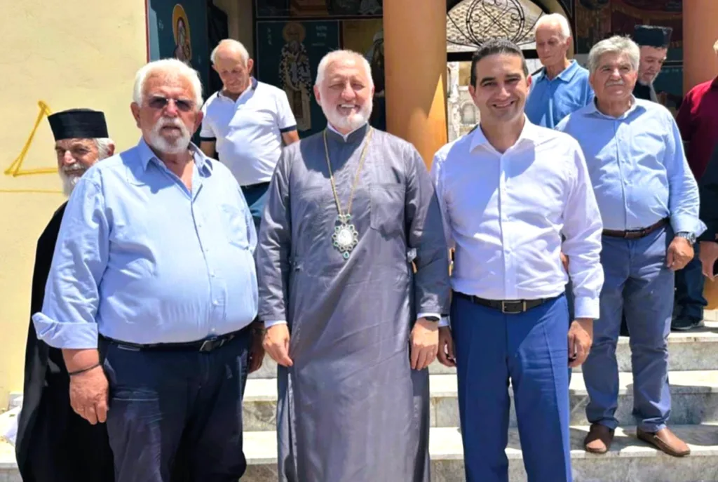 Ο Αρχιεπίσκοπος Αμερικής κ.κ. Ελπιδοφόρος στην Απιδούλα για τη στήριξη της αναστύλωσης του Ιερού Ναού Κοιμήσεως της Θεοτόκου