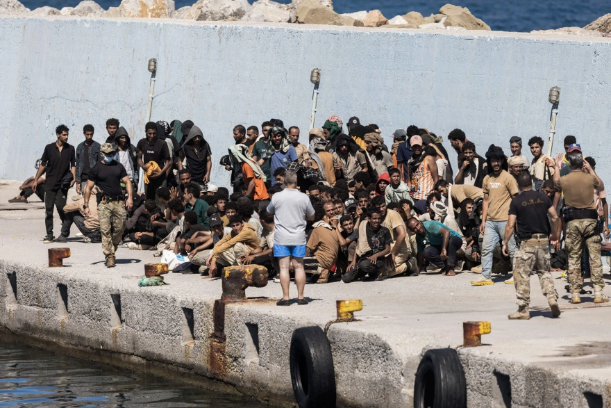 Η Κρήτη «βουλιάζει» από παράνομους μετανάστες: Ξεπέρασαν τους 1.600 σε 48 ώρες ΒΙΝΤΕΟ, ΦΩΤΟ