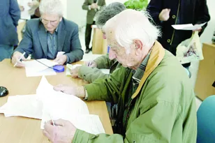 Εργαζόμενοι συνταξιούχοι: Η επιστροφή των «απόμαχων»