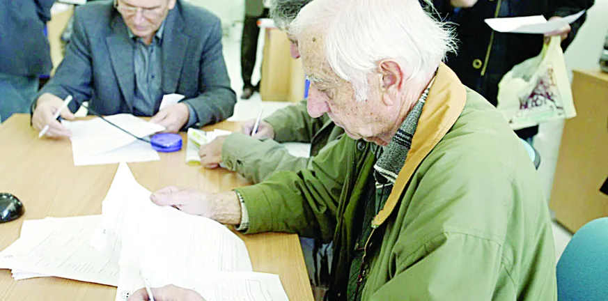 Εργαζόμενοι συνταξιούχοι: Η επιστροφή των «απόμαχων» Εργαζόμενοι συνταξιούχοι: Η επιστροφή των «απόμαχων»